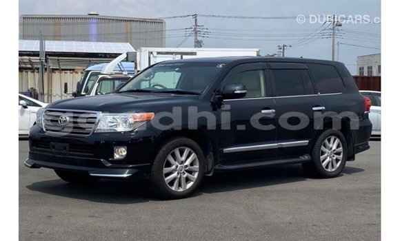 ይግዙ Imported Toyota Land Cruiser ጥቁር መኪና በ Import - Dubai በ ሶማሊያ ይግዙ Imported Toyota Land Cruiser ጥቁር መኪና በ Import - Dubai በ ሶማሊያ