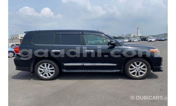 ይግዙ Imported Toyota Land Cruiser ጥቁር መኪና በ Import - Dubai በ ሶማሊያ ይግዙ Imported Toyota Land Cruiser ጥቁር መኪና በ Import - Dubai በ ሶማሊያ