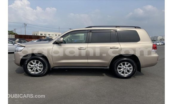 ይግዙ Imported Toyota Land Cruiser ሌላ መኪና በ Import - Dubai በ ሶማሊያ ይግዙ Imported Toyota Land Cruiser ሌላ መኪና በ Import - Dubai በ ሶማሊያ