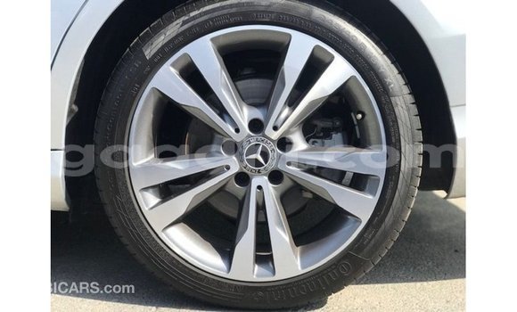 Acheter Import Voiture Mercedes-Benz 200 Autre à Import - Dubai, Somalie Acheter Import Voiture Mercedes-Benz 200 Autre à Import - Dubai, Somalie