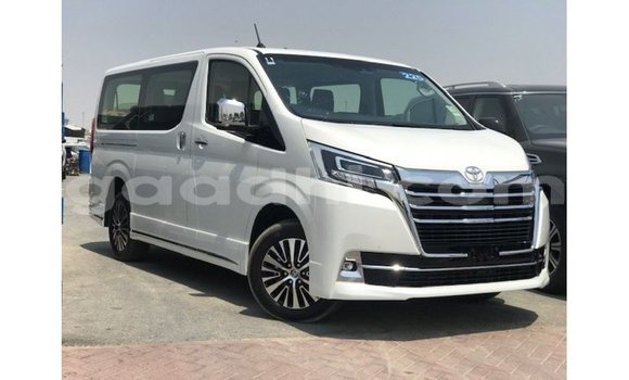 Buy Import Toyota Granvia White Car in Import - Dubai in Somalia