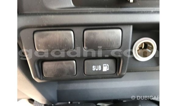 ይግዙ Imported Toyota Land Cruiser ነጭ መኪና በ Import - Dubai በ ሶማሊያ ይግዙ Imported Toyota Land Cruiser ነጭ መኪና በ Import - Dubai በ ሶማሊያ