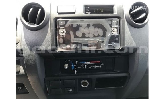 ይግዙ Imported Toyota Land Cruiser ነጭ መኪና በ Import - Dubai በ ሶማሊያ ይግዙ Imported Toyota Land Cruiser ነጭ መኪና በ Import - Dubai በ ሶማሊያ