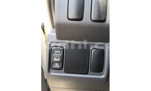 ይግዙ Imported Toyota Land Cruiser ነጭ መኪና በ Import - Dubai በ ሶማሊያ ይግዙ Imported Toyota Land Cruiser ነጭ መኪና በ Import - Dubai በ ሶማሊያ