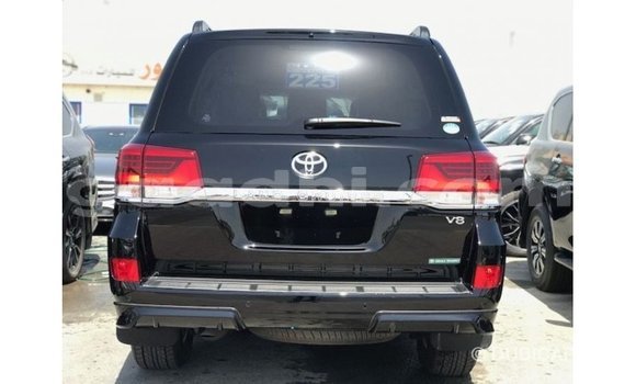 ይግዙ Imported Toyota Land Cruiser ጥቁር መኪና በ Import - Dubai በ ሶማሊያ ይግዙ Imported Toyota Land Cruiser ጥቁር መኪና በ Import - Dubai በ ሶማሊያ