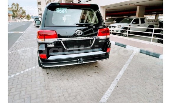 اشتري Imported Toyota Land Cruiser أسود سيارة في Import - Dubai في الصومال اشتري Imported Toyota Land Cruiser أسود سيارة في Import - Dubai في الصومال