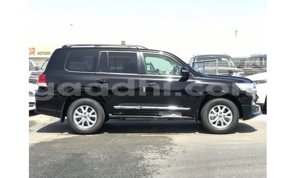 ይግዙ Imported Toyota Land Cruiser ጥቁር መኪና በ Import - Dubai በ ሶማሊያ ይግዙ Imported Toyota Land Cruiser ጥቁር መኪና በ Import - Dubai በ ሶማሊያ