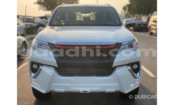 Imported Toyota Fortuner White Makiinaa iti Import - Dubai keessatti Somalia keessatti Imported Toyota Fortuner White Makiinaa iti Import - Dubai keessatti Somalia keessatti
