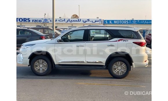 Imported Toyota Fortuner White Makiinaa iti Import - Dubai keessatti Somalia keessatti Imported Toyota Fortuner White Makiinaa iti Import - Dubai keessatti Somalia keessatti