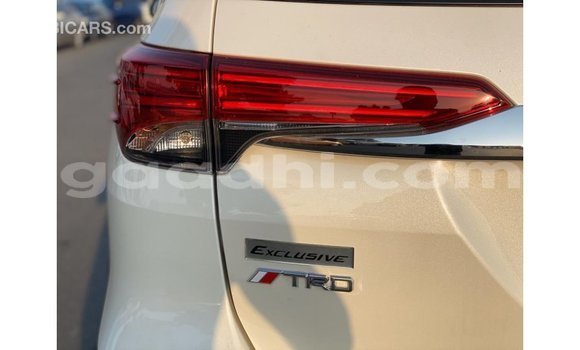 Imported Toyota Fortuner White Makiinaa iti Import - Dubai keessatti Somalia keessatti Imported Toyota Fortuner White Makiinaa iti Import - Dubai keessatti Somalia keessatti