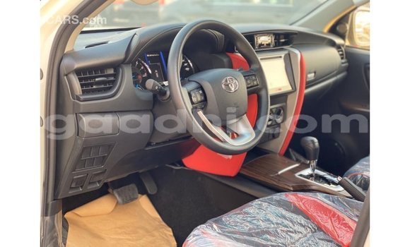 Imported Toyota Fortuner White Makiinaa iti Import - Dubai keessatti Somalia keessatti Imported Toyota Fortuner White Makiinaa iti Import - Dubai keessatti Somalia keessatti