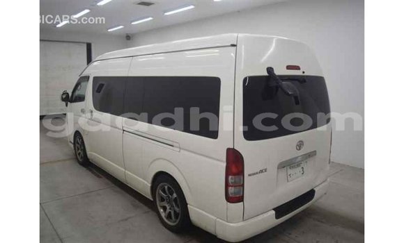 ይግዙ Imported Toyota Hiace ነጭ መኪና በ Import - Dubai በ ሶማሊያ ይግዙ Imported Toyota Hiace ነጭ መኪና በ Import - Dubai በ ሶማሊያ