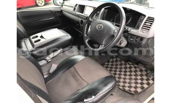 ይግዙ Imported Toyota Hiace ነጭ መኪና በ Import - Dubai በ ሶማሊያ ይግዙ Imported Toyota Hiace ነጭ መኪና በ Import - Dubai በ ሶማሊያ