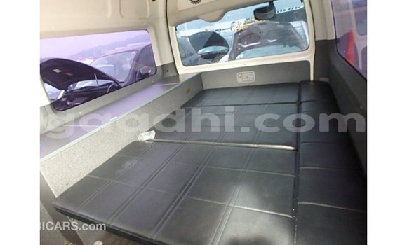 ይግዙ Imported Toyota Hiace ነጭ መኪና በ Import - Dubai በ ሶማሊያ ይግዙ Imported Toyota Hiace ነጭ መኪና በ Import - Dubai በ ሶማሊያ