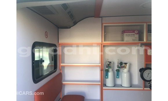 Buy Import Toyota Hiace White Car in Import - Dubai in Somalia Buy Import Toyota Hiace White Car in Import - Dubai in Somalia