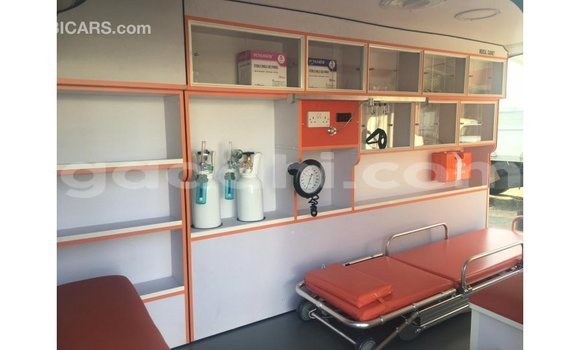 Buy Import Toyota Hiace White Car in Import - Dubai in Somalia Buy Import Toyota Hiace White Car in Import - Dubai in Somalia