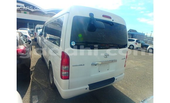 اشتري Imported Toyota Hiace أبيض سيارة في Import - Dubai في الصومال اشتري Imported Toyota Hiace أبيض سيارة في Import - Dubai في الصومال