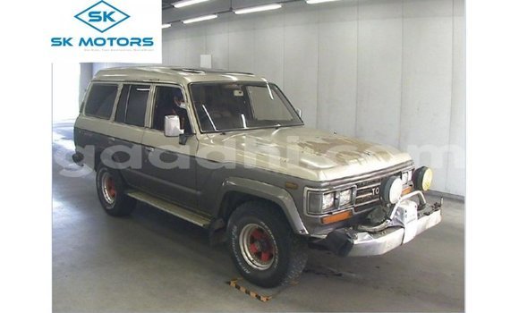 ይግዙ Imported Toyota Land Cruiser ሌላ መኪና በ Import - Dubai በ ሶማሊያ ይግዙ Imported Toyota Land Cruiser ሌላ መኪና በ Import - Dubai በ ሶማሊያ