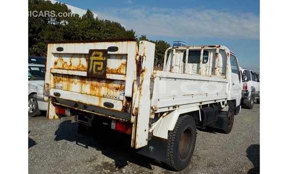 Buy Import Toyota Dyna White Truck in Import - Dubai in Somalia Buy Import Toyota Dyna White Truck in Import - Dubai in Somalia