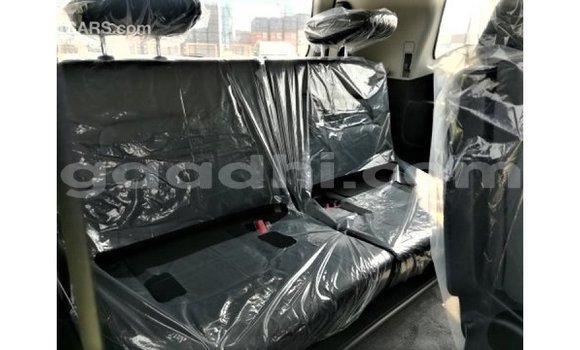 ይግዙ Imported Toyota Land Cruiser ነጭ መኪና በ Import - Dubai በ ሶማሊያ ይግዙ Imported Toyota Land Cruiser ነጭ መኪና በ Import - Dubai በ ሶማሊያ