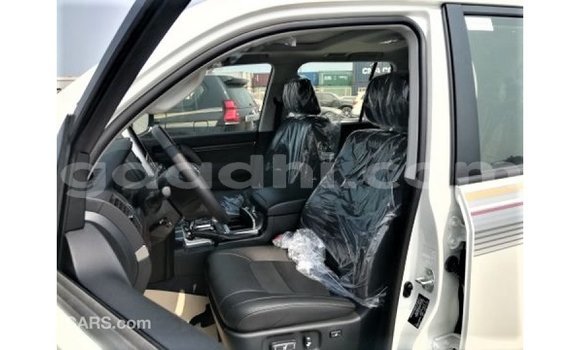 ይግዙ Imported Toyota Land Cruiser ነጭ መኪና በ Import - Dubai በ ሶማሊያ ይግዙ Imported Toyota Land Cruiser ነጭ መኪና በ Import - Dubai በ ሶማሊያ