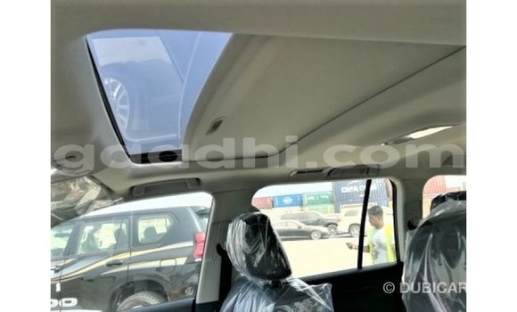 ይግዙ Imported Toyota Land Cruiser ነጭ መኪና በ Import - Dubai በ ሶማሊያ ይግዙ Imported Toyota Land Cruiser ነጭ መኪና በ Import - Dubai በ ሶማሊያ