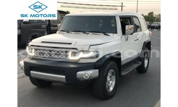 Buy Import Toyota FJ Cruiser White Car in Import - Dubai in Somalia Buy Import Toyota FJ Cruiser White Car in Import - Dubai in Somalia
