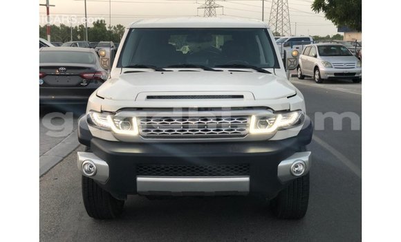 Buy Import Toyota FJ Cruiser White Car in Import - Dubai in Somalia Buy Import Toyota FJ Cruiser White Car in Import - Dubai in Somalia