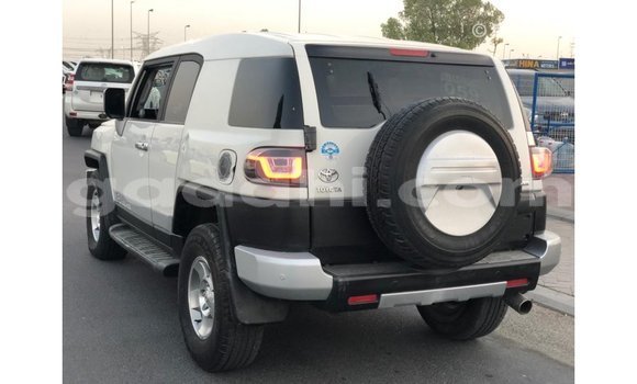 Buy Import Toyota FJ Cruiser White Car in Import - Dubai in Somalia Buy Import Toyota FJ Cruiser White Car in Import - Dubai in Somalia