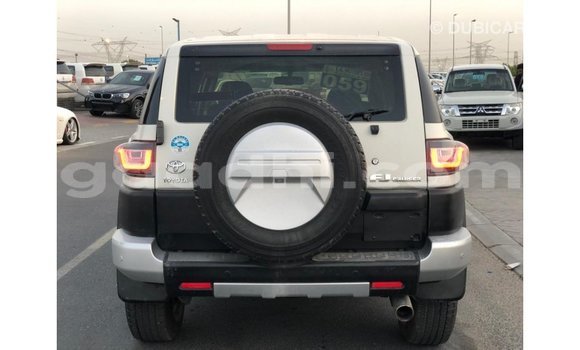 Buy Import Toyota FJ Cruiser White Car in Import - Dubai in Somalia Buy Import Toyota FJ Cruiser White Car in Import - Dubai in Somalia