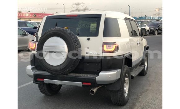 Buy Import Toyota FJ Cruiser White Car in Import - Dubai in Somalia Buy Import Toyota FJ Cruiser White Car in Import - Dubai in Somalia