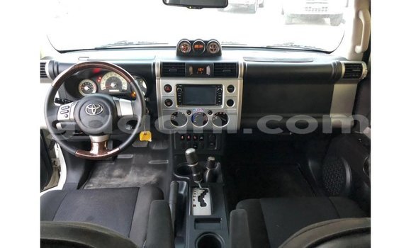 Buy Import Toyota FJ Cruiser White Car in Import - Dubai in Somalia Buy Import Toyota FJ Cruiser White Car in Import - Dubai in Somalia