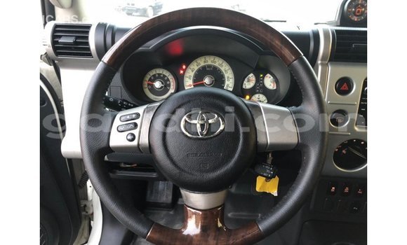Buy Import Toyota FJ Cruiser White Car in Import - Dubai in Somalia Buy Import Toyota FJ Cruiser White Car in Import - Dubai in Somalia