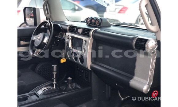 Buy Import Toyota FJ Cruiser White Car in Import - Dubai in Somalia Buy Import Toyota FJ Cruiser White Car in Import - Dubai in Somalia