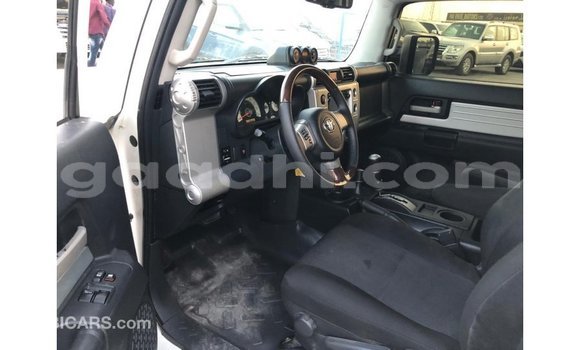 Buy Import Toyota FJ Cruiser White Car in Import - Dubai in Somalia Buy Import Toyota FJ Cruiser White Car in Import - Dubai in Somalia
