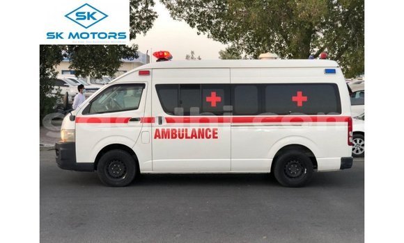 Acheter Import Voiture Toyota Hiace Blanc à Import - Dubai, Somalie Acheter Import Voiture Toyota Hiace Blanc à Import - Dubai, Somalie