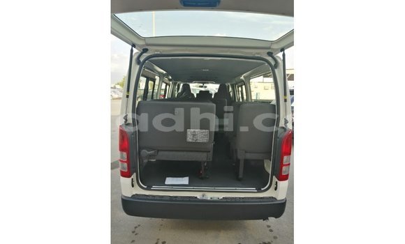اشتري Imported Toyota DA أبيض شاحنة في Import - Dubai في الصومال اشتري Imported Toyota DA أبيض شاحنة في Import - Dubai في الصومال