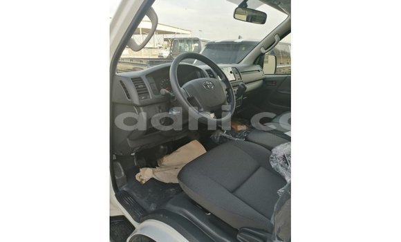 اشتري Imported Toyota DA أبيض شاحنة في Import - Dubai في الصومال اشتري Imported Toyota DA أبيض شاحنة في Import - Dubai في الصومال