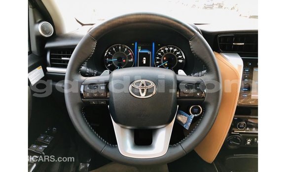 اشتري Imported Toyota Fortuner أسود سيارة في Import - Dubai في الصومال اشتري Imported Toyota Fortuner أسود سيارة في Import - Dubai في الصومال