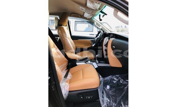 اشتري Imported Toyota Fortuner أسود سيارة في Import - Dubai في الصومال اشتري Imported Toyota Fortuner أسود سيارة في Import - Dubai في الصومال