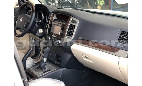 اشتري Imported Mitsubishi Pajero آخر سيارة في Import - Dubai في الصومال اشتري Imported Mitsubishi Pajero آخر سيارة في Import - Dubai في الصومال