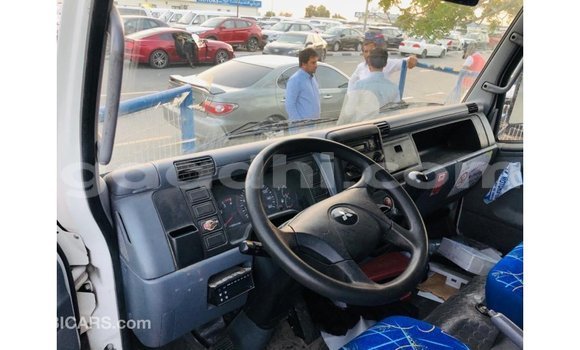 Acheter Import Utilitaire Mitsubishi L400 Blanc à Import - Dubai, Somalie Acheter Import Utilitaire Mitsubishi L400 Blanc à Import - Dubai, Somalie