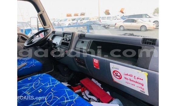 Acheter Import Utilitaire Mitsubishi L400 Blanc à Import - Dubai, Somalie Acheter Import Utilitaire Mitsubishi L400 Blanc à Import - Dubai, Somalie