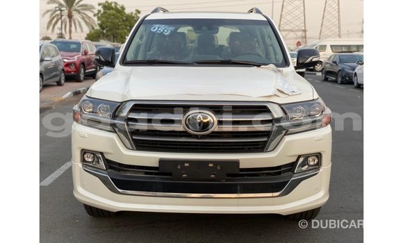 Buy Import Toyota DA White Truck in Import - Dubai in Somalia Buy Import Toyota DA White Truck in Import - Dubai in Somalia