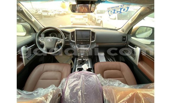 Buy Import Toyota DA White Truck in Import - Dubai in Somalia Buy Import Toyota DA White Truck in Import - Dubai in Somalia