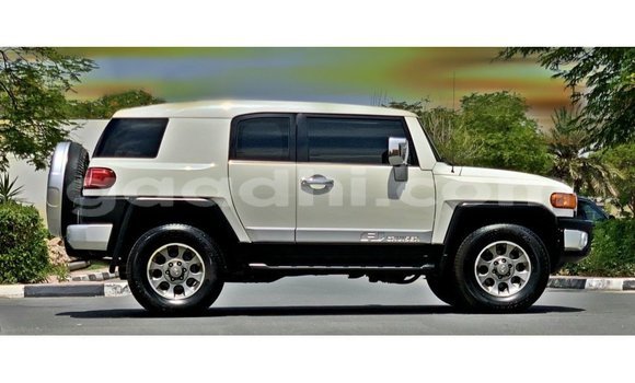 Buy Import Toyota FJ Cruiser White Car in Import - Dubai in Somalia Buy Import Toyota FJ Cruiser White Car in Import - Dubai in Somalia