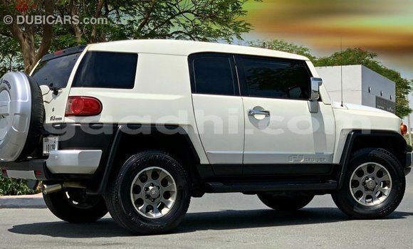 Buy Import Toyota FJ Cruiser White Car in Import - Dubai in Somalia Buy Import Toyota FJ Cruiser White Car in Import - Dubai in Somalia