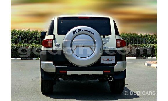Buy Import Toyota FJ Cruiser White Car in Import - Dubai in Somalia Buy Import Toyota FJ Cruiser White Car in Import - Dubai in Somalia