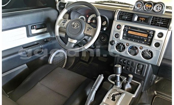 Buy Import Toyota FJ Cruiser White Car in Import - Dubai in Somalia Buy Import Toyota FJ Cruiser White Car in Import - Dubai in Somalia