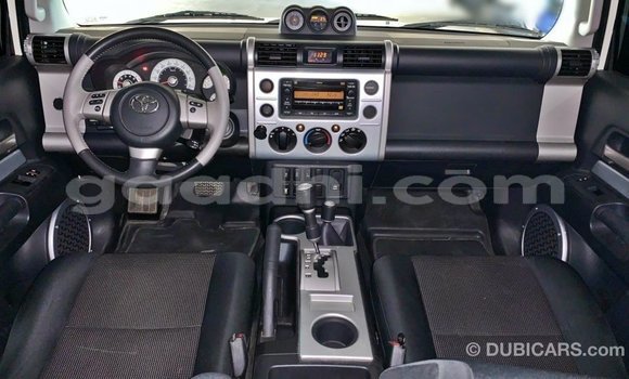 Buy Import Toyota FJ Cruiser White Car in Import - Dubai in Somalia Buy Import Toyota FJ Cruiser White Car in Import - Dubai in Somalia